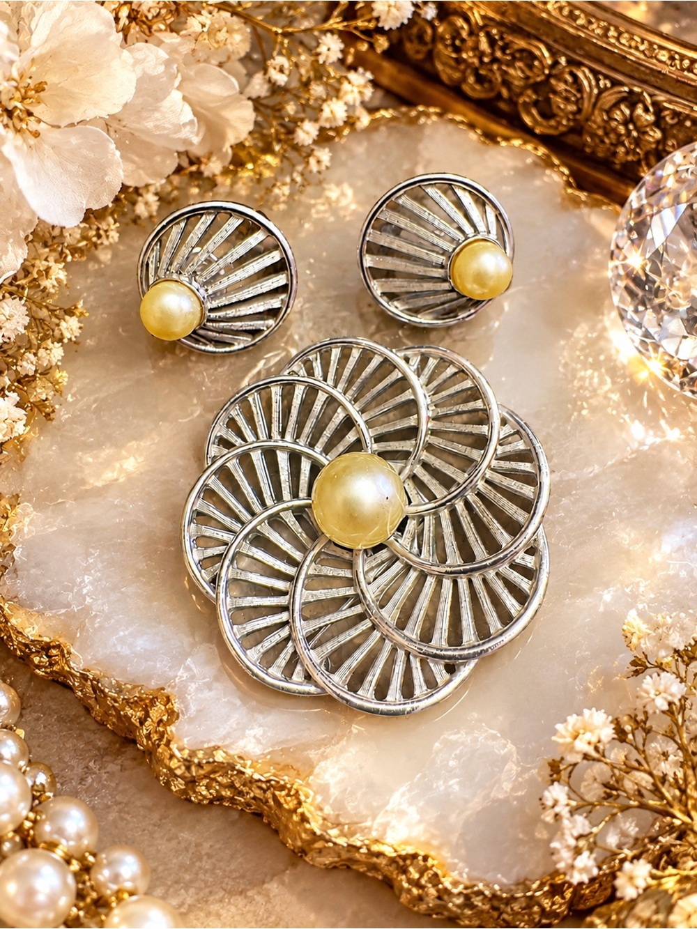 Rare Vintage Crown Trifari brooch with its earrings